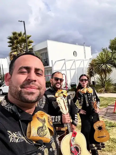 Mariachi Michoacán Santiago - foto 2